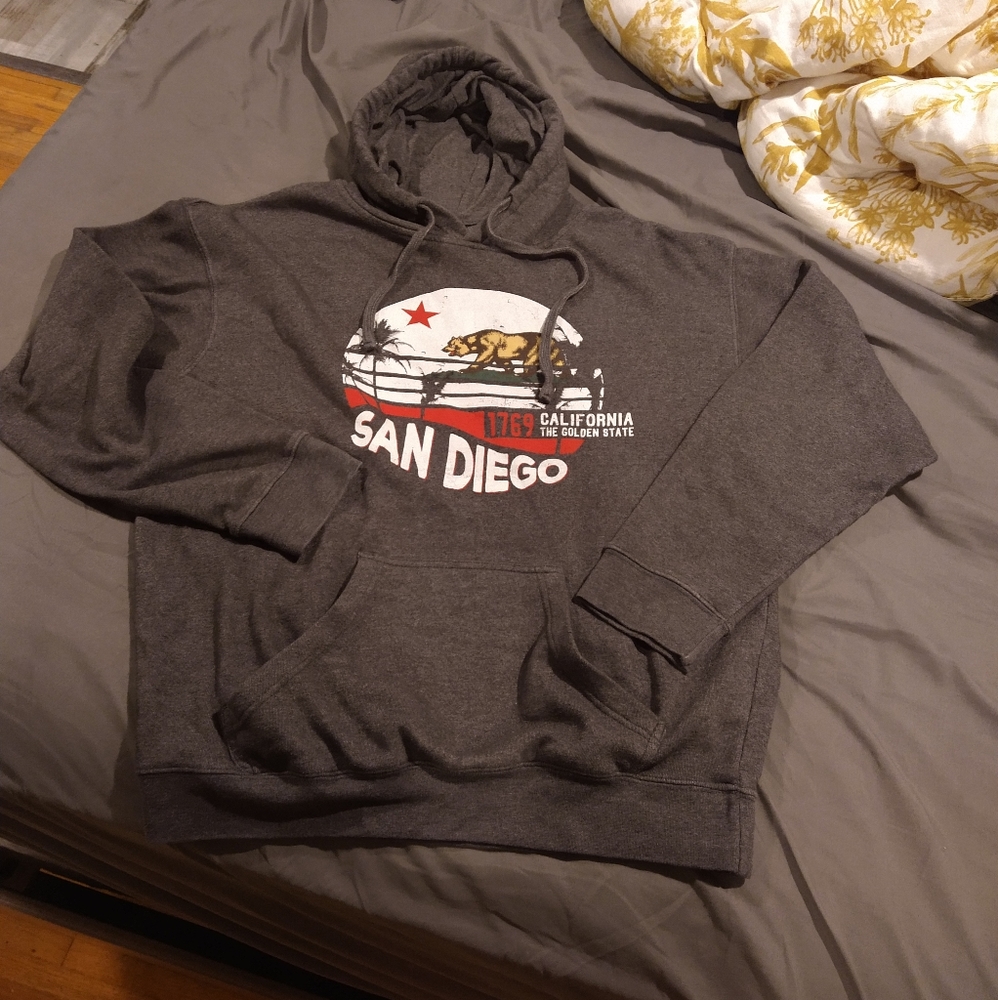 NWOT California Bear Hoodie